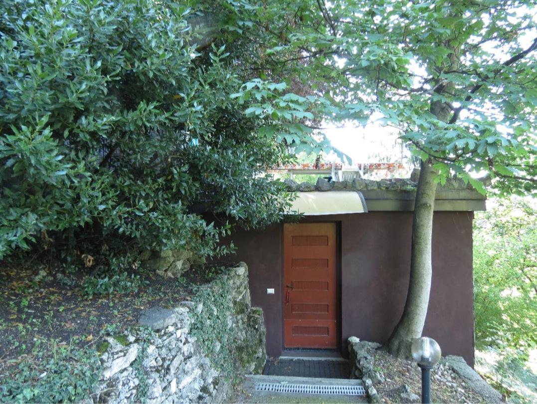 Apartamento Il Parco E Gli Affreschi Varese Exterior foto