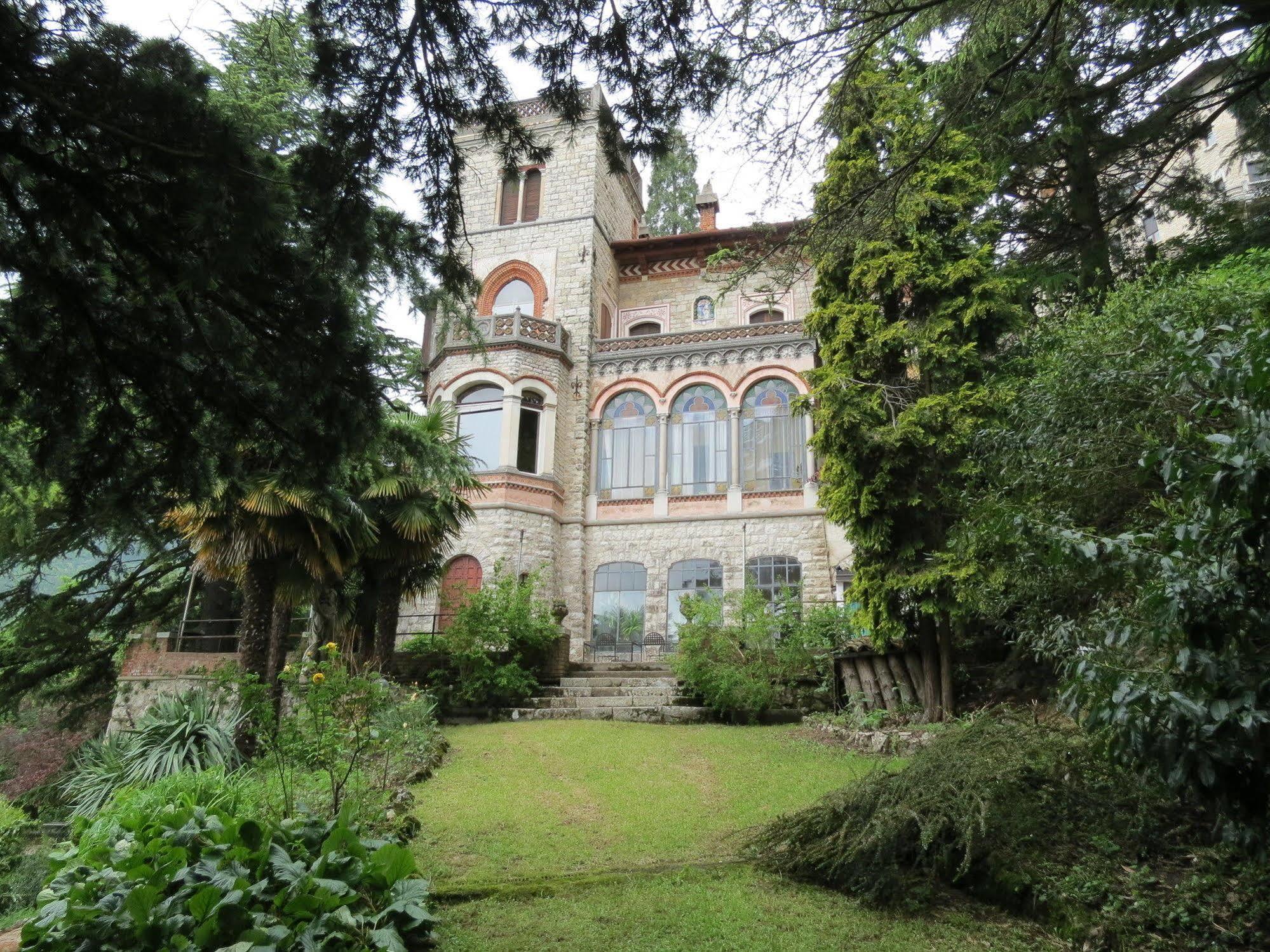 Apartamento Il Parco E Gli Affreschi Varese Exterior foto